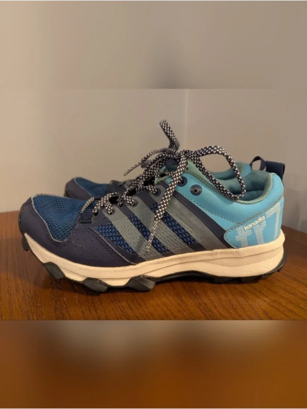 Adidas Kanadia 7 TR women's Runner Trail Shoe Blue & White Size 6.5
